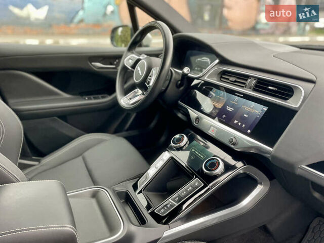 Серый Ягуар I-Pace, объемом двигателя 0 л и пробегом 79 тыс. км за 30500 $, фото 42 на Automoto.ua