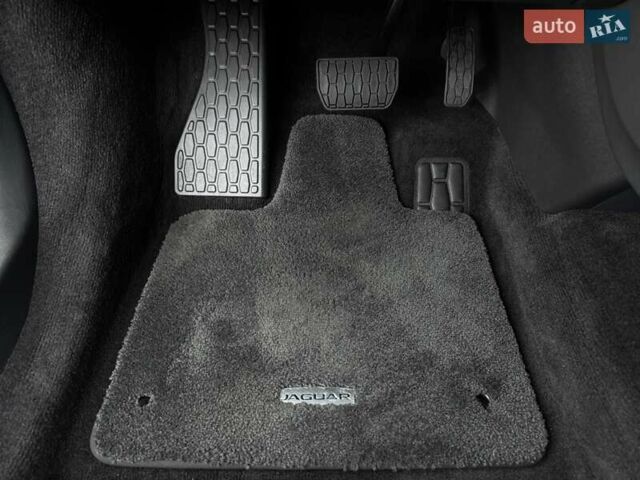 Серый Ягуар I-Pace, объемом двигателя 0 л и пробегом 91 тыс. км за 28900 $, фото 50 на Automoto.ua