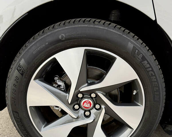 Серый Ягуар I-Pace, объемом двигателя 0 л и пробегом 85 тыс. км за 31999 $, фото 84 на Automoto.ua