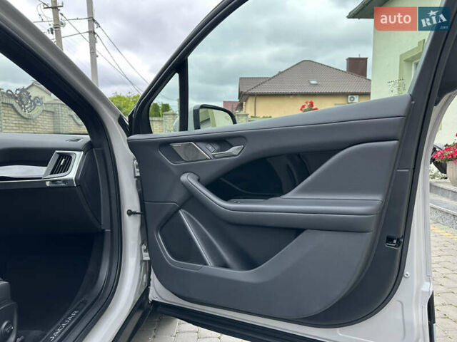 Серый Ягуар I-Pace, объемом двигателя 0 л и пробегом 115 тыс. км за 27000 $, фото 85 на Automoto.ua