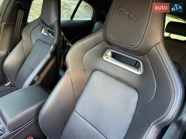 Серый Ягуар I-Pace, объемом двигателя 0 л и пробегом 49 тыс. км за 56500 $, фото 11 на Automoto.ua