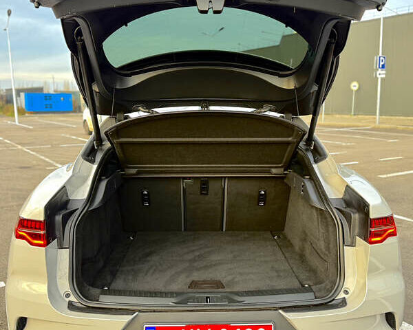 Серый Ягуар I-Pace, объемом двигателя 0 л и пробегом 85 тыс. км за 31999 $, фото 88 на Automoto.ua