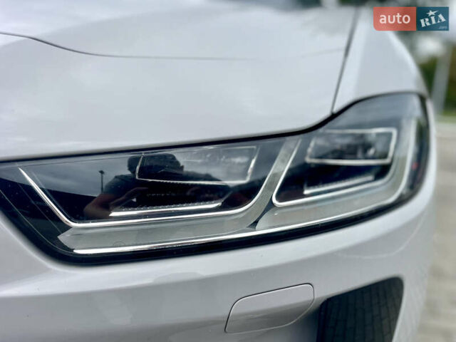 Ягуар I-Pace 2021 в Луцке на Automoto.ua Серый Ягуар I-Pace, объемом двигателя 0 л и пробегом 79 тыс. км за 31500 $, фото 13 на Automoto.ua
