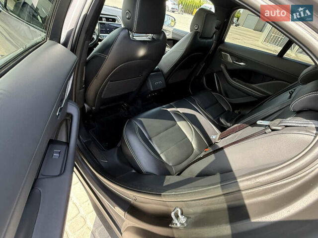 Серый Ягуар I-Pace, объемом двигателя 0 л и пробегом 111 тыс. км за 32990 $, фото 35 на Automoto.ua