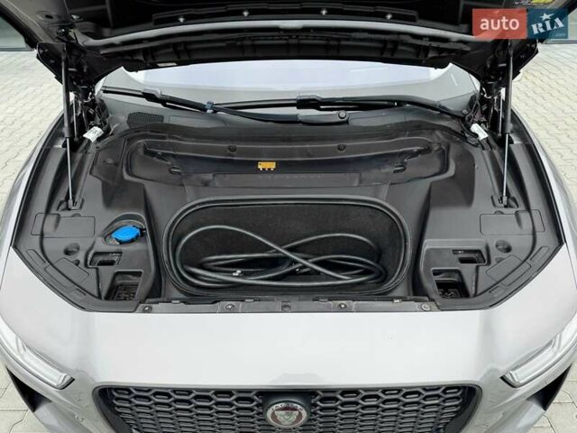 Серый Ягуар I-Pace, объемом двигателя 0 л и пробегом 91 тыс. км за 28900 $, фото 39 на Automoto.ua