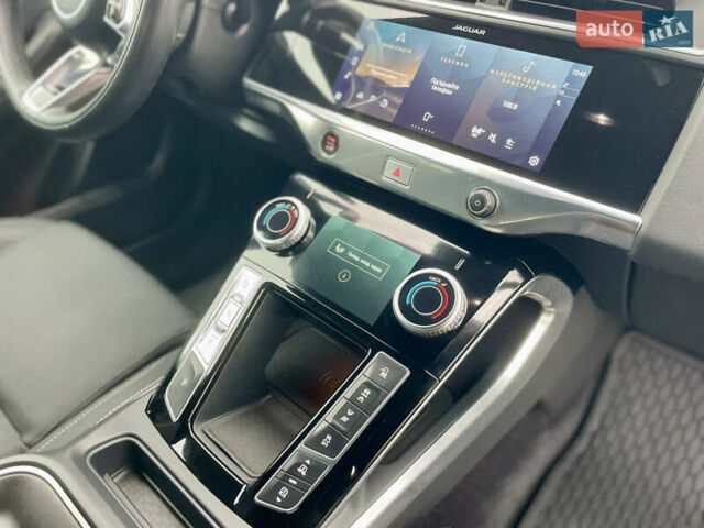 Серый Ягуар I-Pace, объемом двигателя 0 л и пробегом 79 тыс. км за 30500 $, фото 41 на Automoto.ua