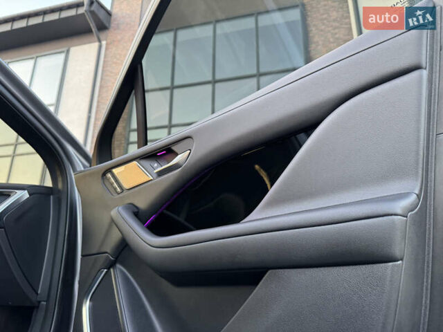 Серый Ягуар I-Pace, объемом двигателя 0 л и пробегом 89 тыс. км за 29300 $, фото 45 на Automoto.ua