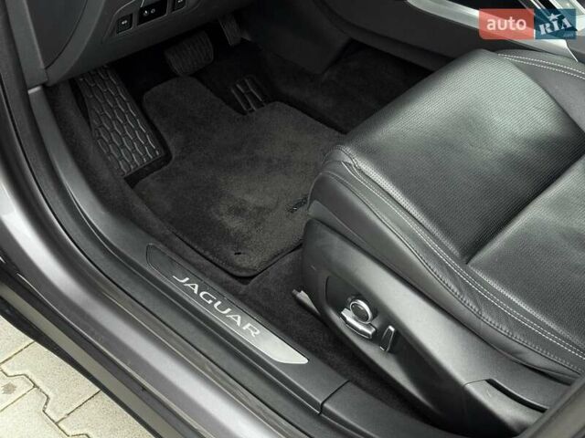 Серый Ягуар I-Pace, объемом двигателя 0 л и пробегом 91 тыс. км за 28900 $, фото 49 на Automoto.ua