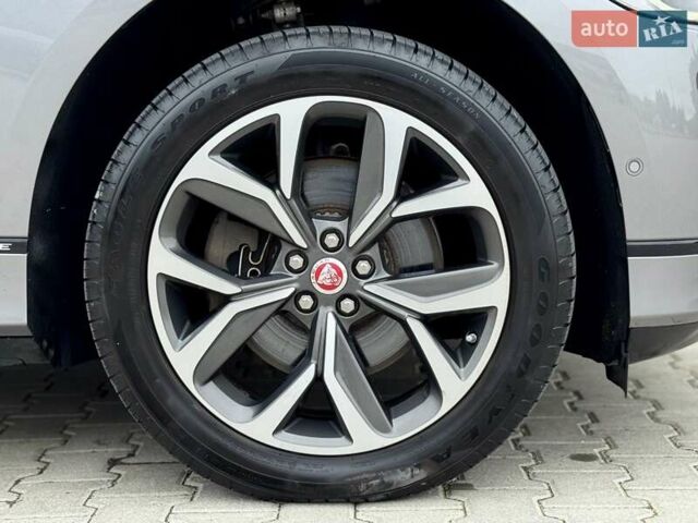Серый Ягуар I-Pace, объемом двигателя 0 л и пробегом 91 тыс. км за 28900 $, фото 35 на Automoto.ua