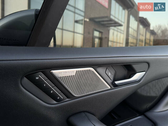 Серый Ягуар I-Pace, объемом двигателя 0 л и пробегом 89 тыс. км за 29300 $, фото 44 на Automoto.ua