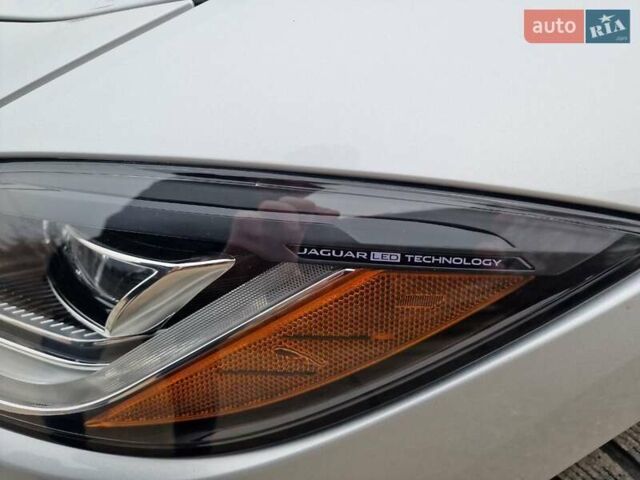 Серый Ягуар I-Pace, объемом двигателя 0 л и пробегом 34 тыс. км за 35400 $, фото 13 на Automoto.ua