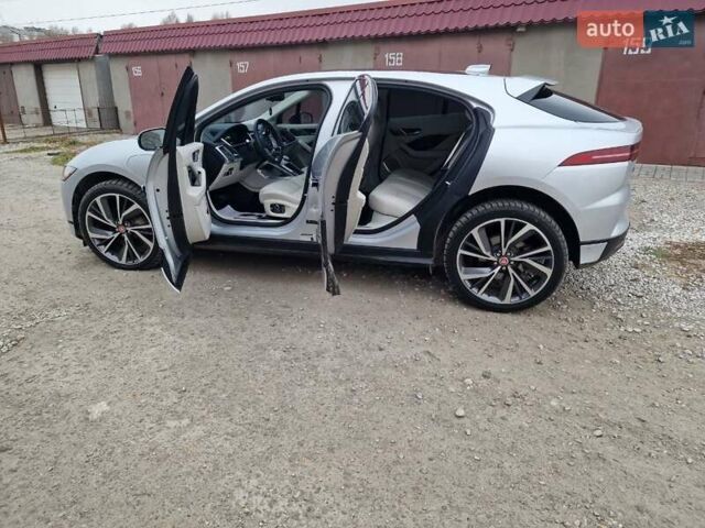 Серый Ягуар I-Pace, объемом двигателя 0 л и пробегом 34 тыс. км за 35400 $, фото 2 на Automoto.ua