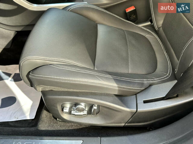 Серый Ягуар I-Pace, объемом двигателя 0 л и пробегом 88 тыс. км за 36900 $, фото 22 на Automoto.ua
