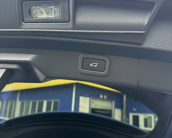 Синий Ягуар I-Pace, объемом двигателя 0 л и пробегом 87 тыс. км за 25000 $, фото 12 на Automoto.ua