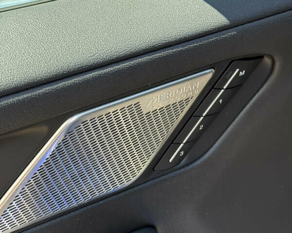 Синий Ягуар I-Pace, объемом двигателя 0 л и пробегом 147 тыс. км за 28500 $, фото 13 на Automoto.ua