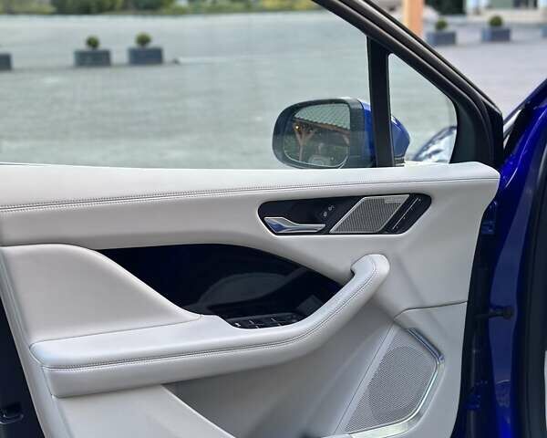 Синий Ягуар I-Pace, объемом двигателя 0 л и пробегом 81 тыс. км за 33790 $, фото 10 на Automoto.ua