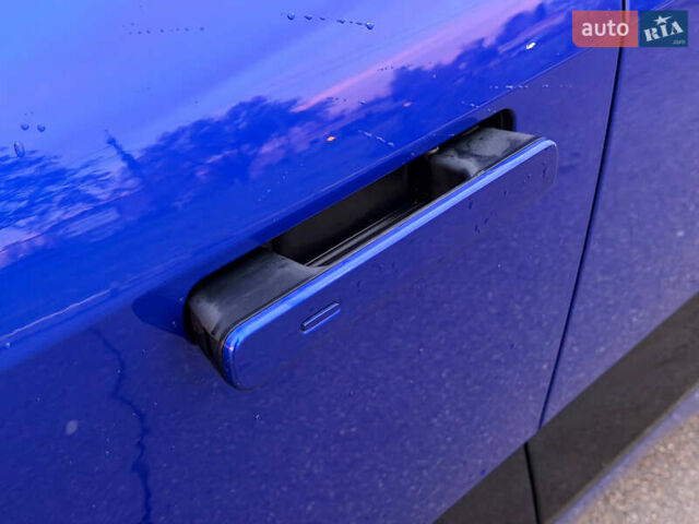 Синий Ягуар I-Pace, объемом двигателя 0 л и пробегом 70 тыс. км за 25400 $, фото 3 на Automoto.ua