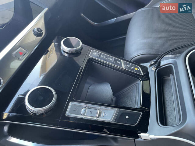 Синий Ягуар I-Pace, объемом двигателя 0 л и пробегом 95 тыс. км за 34900 $, фото 34 на Automoto.ua