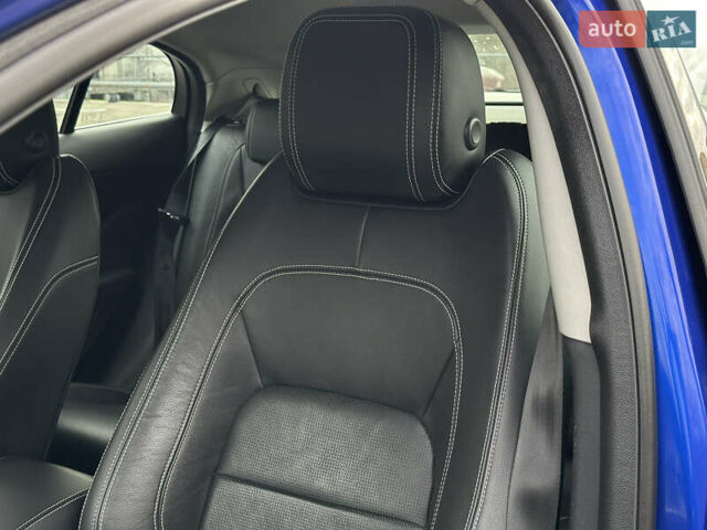 Синий Ягуар I-Pace, объемом двигателя 0 л и пробегом 124 тыс. км за 22499 $, фото 64 на Automoto.ua