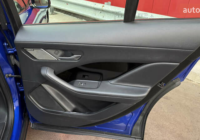 Синий Ягуар I-Pace, объемом двигателя 0 л и пробегом 107 тыс. км за 23500 $, фото 53 на Automoto.ua