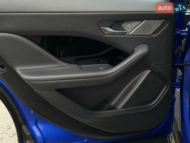 Синий Ягуар I-Pace, объемом двигателя 0 л и пробегом 124 тыс. км за 22499 $, фото 70 на Automoto.ua