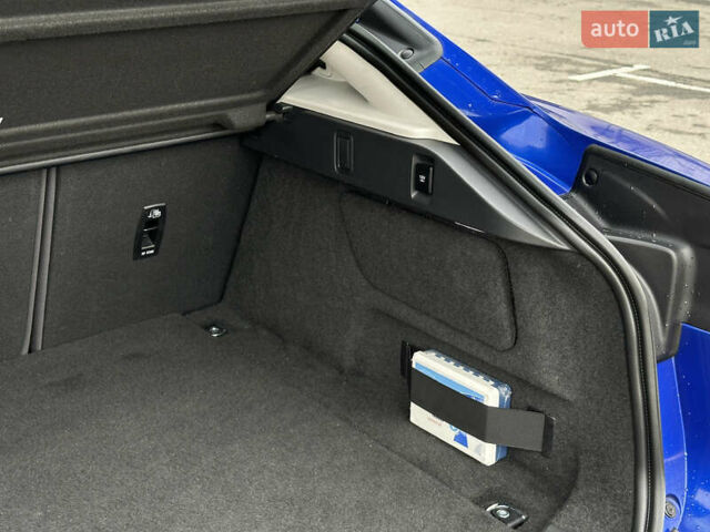 Синий Ягуар I-Pace, объемом двигателя 0 л и пробегом 124 тыс. км за 22499 $, фото 92 на Automoto.ua