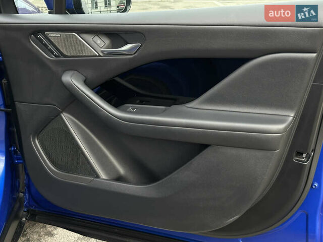 Синий Ягуар I-Pace, объемом двигателя 0 л и пробегом 124 тыс. км за 22499 $, фото 57 на Automoto.ua
