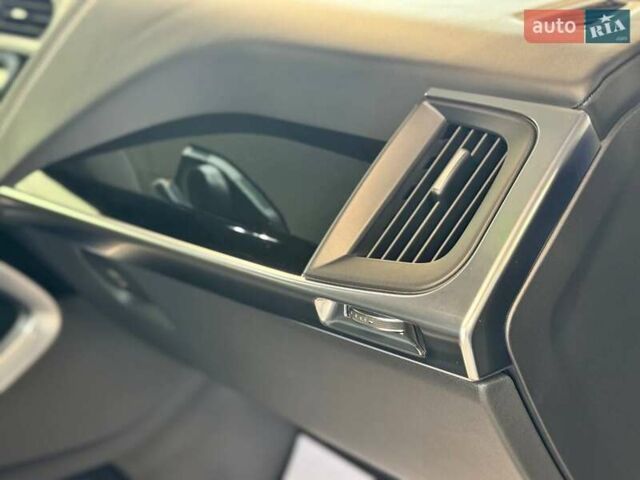 Синий Ягуар I-Pace, объемом двигателя 0 л и пробегом 68 тыс. км за 31900 $, фото 37 на Automoto.ua