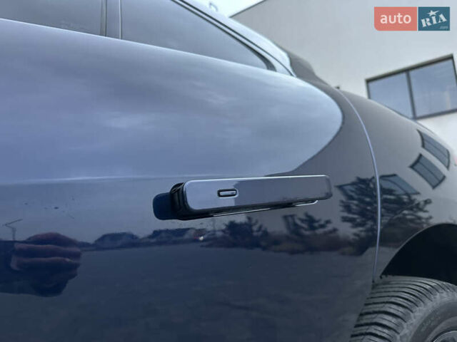 Синій Ягуар I-Pace, об'ємом двигуна 0 л та пробігом 118 тис. км за 24674 $, фото 32 на Automoto.ua