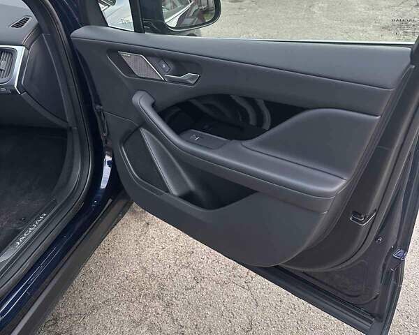 Синий Ягуар I-Pace, объемом двигателя 0 л и пробегом 92 тыс. км за 27299 $, фото 15 на Automoto.ua