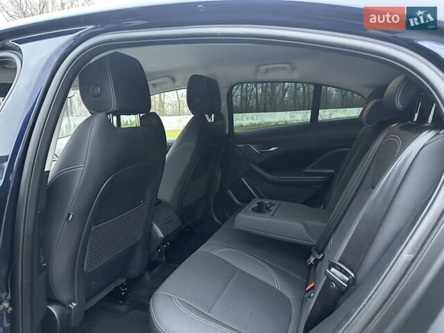 Синій Ягуар I-Pace, об'ємом двигуна 0 л та пробігом 118 тис. км за 24674 $, фото 19 на Automoto.ua