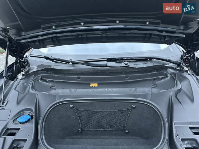 Синій Ягуар I-Pace, об'ємом двигуна 0 л та пробігом 118 тис. км за 24674 $, фото 33 на Automoto.ua