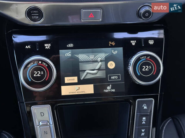 Синий Ягуар I-Pace, объемом двигателя 0 л и пробегом 117 тыс. км за 23500 $, фото 44 на Automoto.ua
