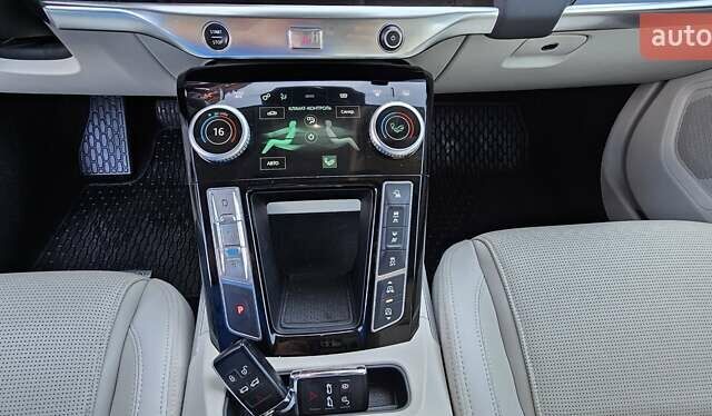 Синий Ягуар I-Pace, объемом двигателя 0 л и пробегом 121 тыс. км за 24999 $, фото 76 на Automoto.ua