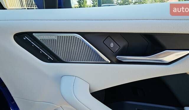 Синий Ягуар I-Pace, объемом двигателя 0 л и пробегом 121 тыс. км за 24999 $, фото 90 на Automoto.ua