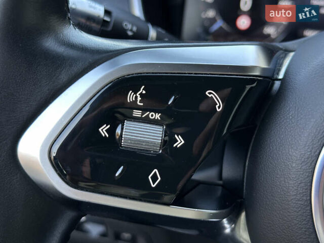 Синий Ягуар I-Pace, объемом двигателя 0 л и пробегом 117 тыс. км за 23500 $, фото 37 на Automoto.ua