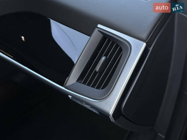 Синий Ягуар I-Pace, объемом двигателя 0 л и пробегом 117 тыс. км за 23500 $, фото 50 на Automoto.ua