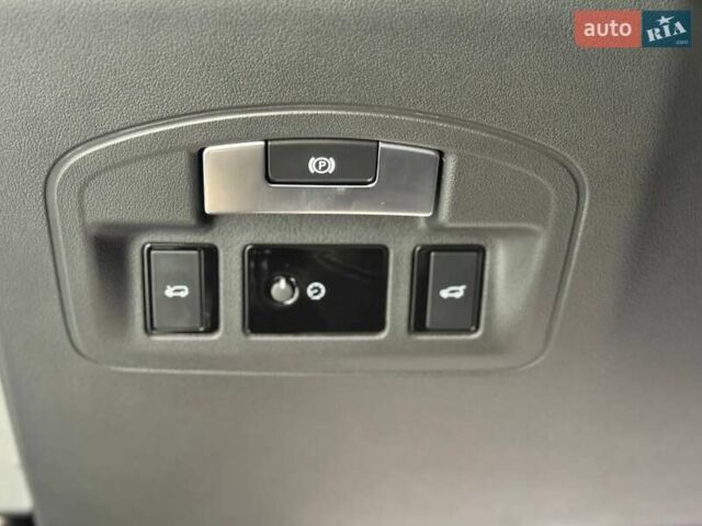 Синий Ягуар I-Pace, объемом двигателя 0 л и пробегом 68 тыс. км за 31900 $, фото 23 на Automoto.ua