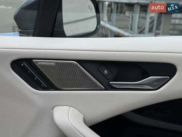 Синий Ягуар I-Pace, объемом двигателя 0 л и пробегом 107 тыс. км за 26500 $, фото 48 на Automoto.ua