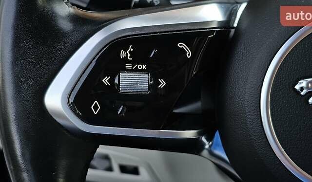 Синий Ягуар I-Pace, объемом двигателя 0 л и пробегом 121 тыс. км за 24999 $, фото 82 на Automoto.ua