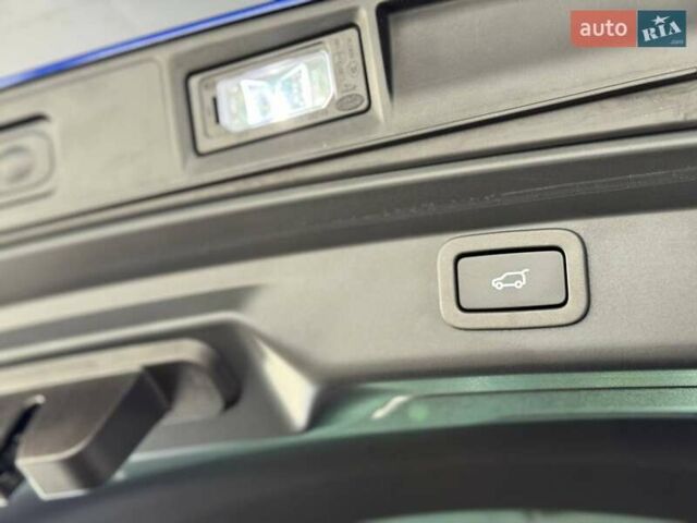 Синий Ягуар I-Pace, объемом двигателя 0 л и пробегом 68 тыс. км за 31900 $, фото 51 на Automoto.ua