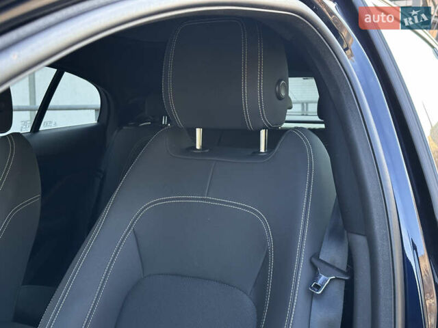 Синий Ягуар I-Pace, объемом двигателя 0 л и пробегом 117 тыс. км за 23500 $, фото 55 на Automoto.ua