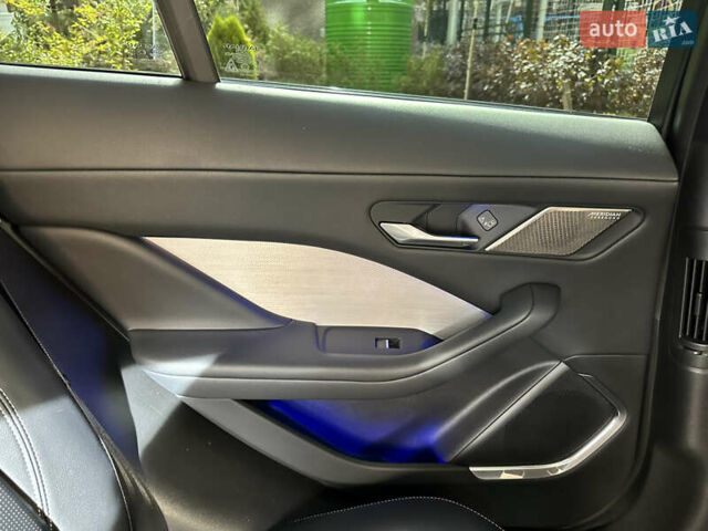 Синий Ягуар I-Pace, объемом двигателя 0 л и пробегом 69 тыс. км за 38900 $, фото 37 на Automoto.ua