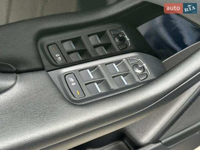 Синій Ягуар I-Pace, об'ємом двигуна 0 л та пробігом 118 тис. км за 23992 $, фото 24 на Automoto.ua