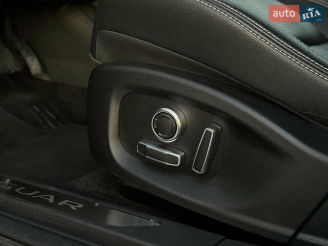 Синий Ягуар I-Pace, объемом двигателя 0 л и пробегом 81 тыс. км за 29500 $, фото 48 на Automoto.ua