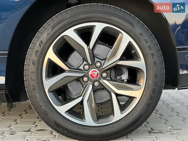 Синий Ягуар I-Pace, объемом двигателя 0 л и пробегом 81 тыс. км за 29500 $, фото 35 на Automoto.ua