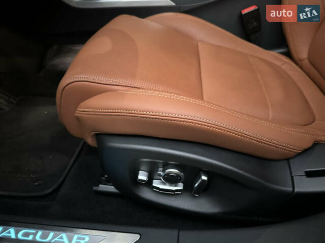 Синий Ягуар I-Pace, объемом двигателя 0 л и пробегом 25 тыс. км за 45100 $, фото 18 на Automoto.ua