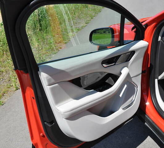 Помаранчевий Ягуар I-Pace, об'ємом двигуна 0 л та пробігом 42 тис. км за 26999 $, фото 37 на Automoto.ua