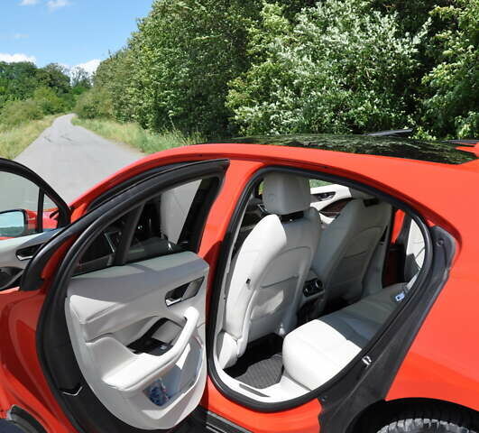 Помаранчевий Ягуар I-Pace, об'ємом двигуна 0 л та пробігом 42 тис. км за 26999 $, фото 32 на Automoto.ua