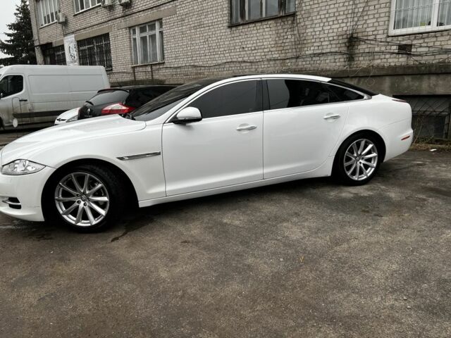 Белый Ягуар XJL, объемом двигателя 3 л и пробегом 100 тыс. км за 17147 $, фото 10 на Automoto.ua